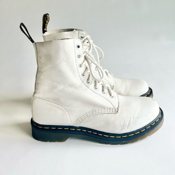 Dr. Martens 1460 Pascal White Genuine Leather Combat Boots size 9 - Picture 2 of 15